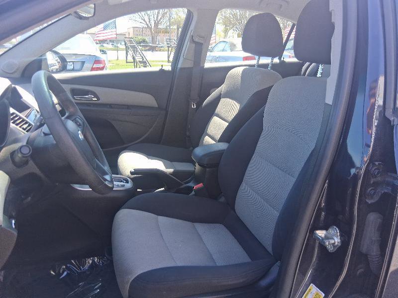 Used 2016 Chevrolet Cruze LS image 14