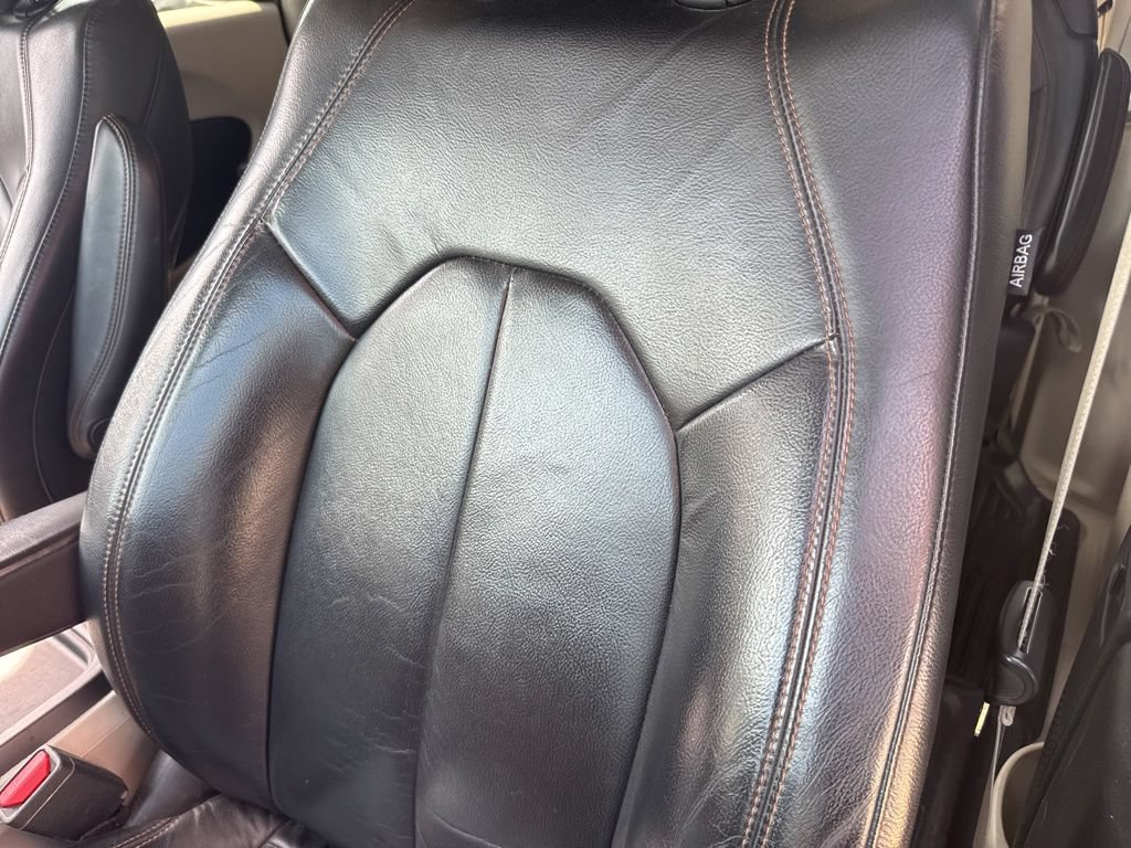 Used 2017 Chrysler Pacifica Touring-L FWD image 30