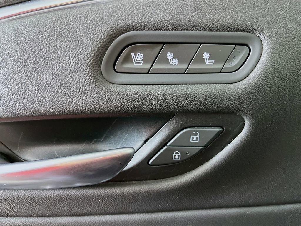 Used 2023 Cadillac Escalade ESV Sport image 22