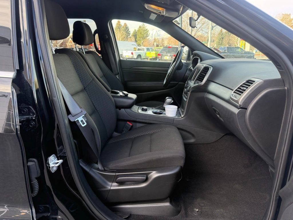 Used 2021 Jeep Grand Cherokee Laredo image 12