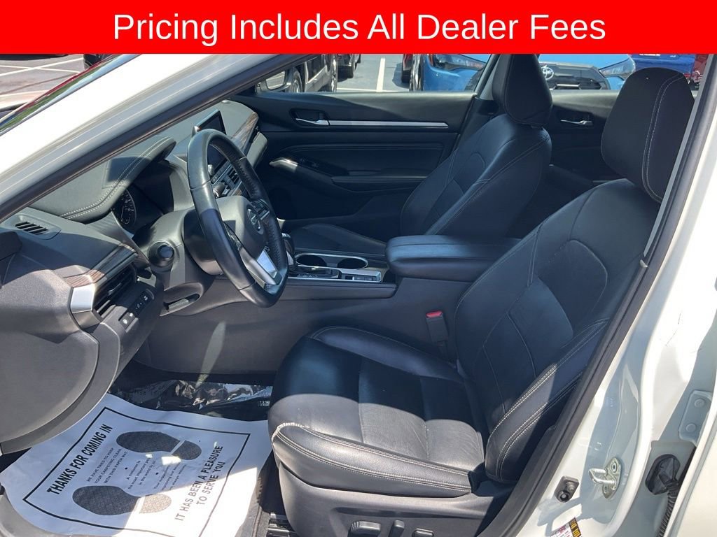 Used 2020 Nissan Altima 2.0 Platinum FWD image 2