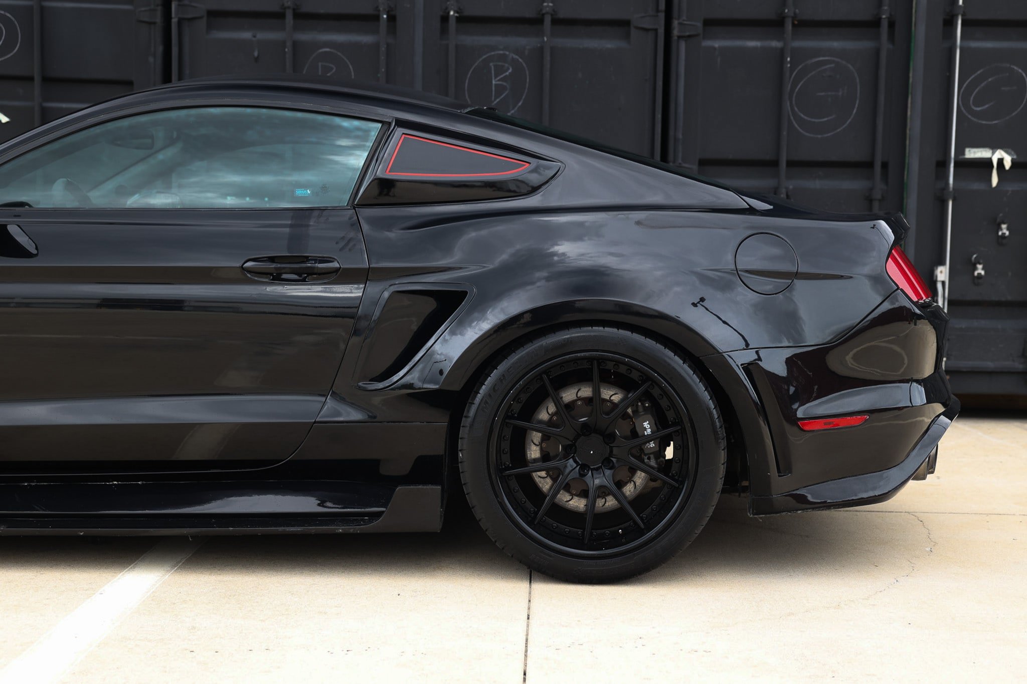 Used 2016 Ford Mustang Shelby GT350 w/ Technology Package RWD image 30