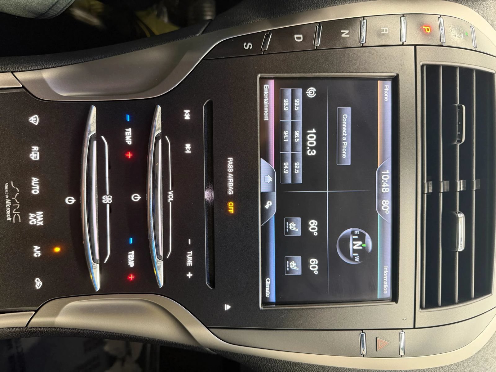Used 2015 Lincoln MKZ FWD image 29