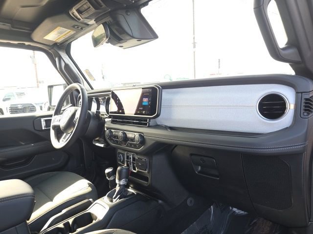 Used 2025 Jeep Wrangler Unlimited Sahara w/ Safety Group image 44