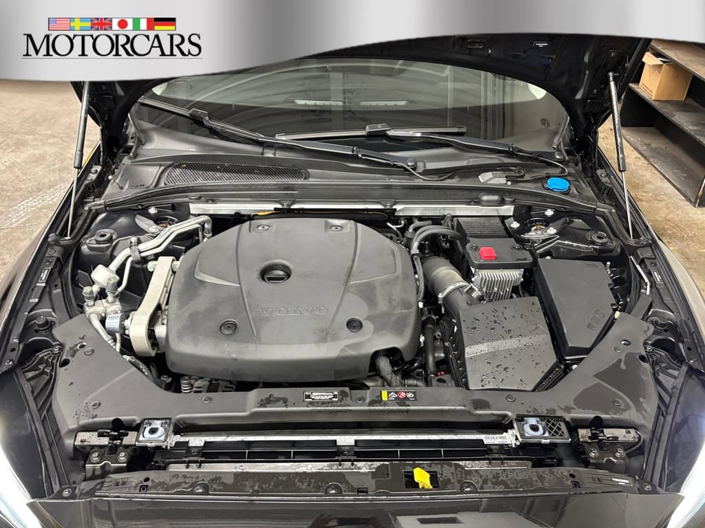 Used 2022 Volvo V60 T5 Cross Country w/ Climate Package AWD/4WD image 9