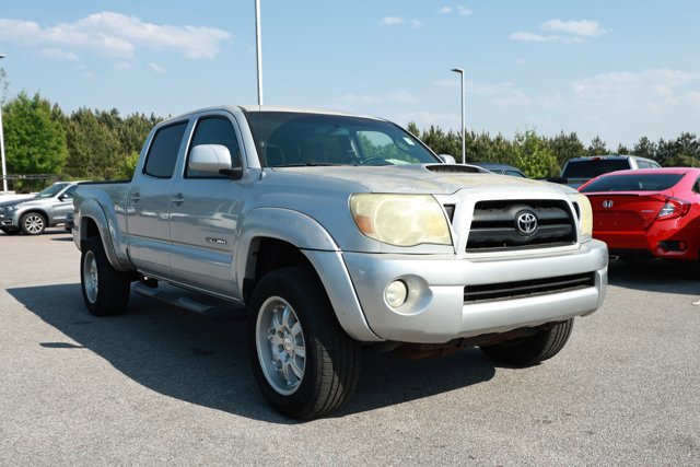 Used 2006 Toyota Tacoma PreRunner RWD image 2