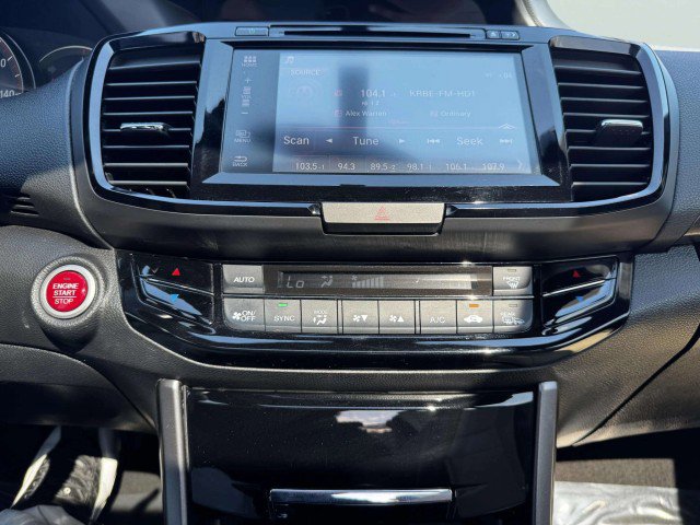 Used 2017 Honda Accord EX-L image 33