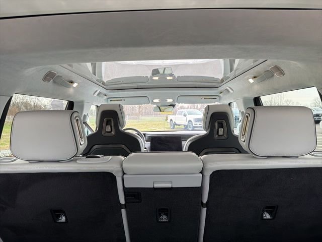 Used 2024 Rivian R1S Adventure image 24