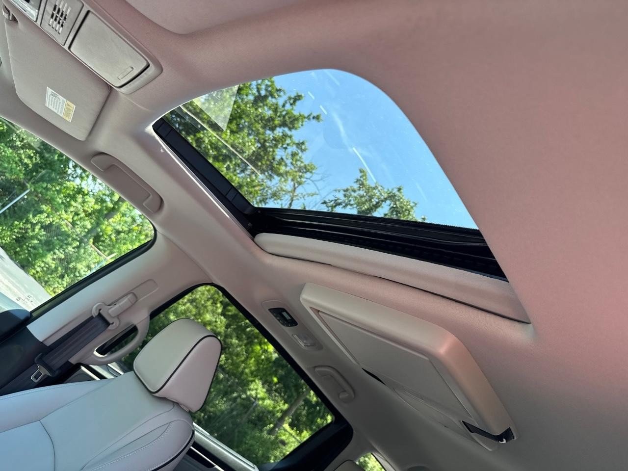 Certified 2026 Honda Odyssey Touring image 21