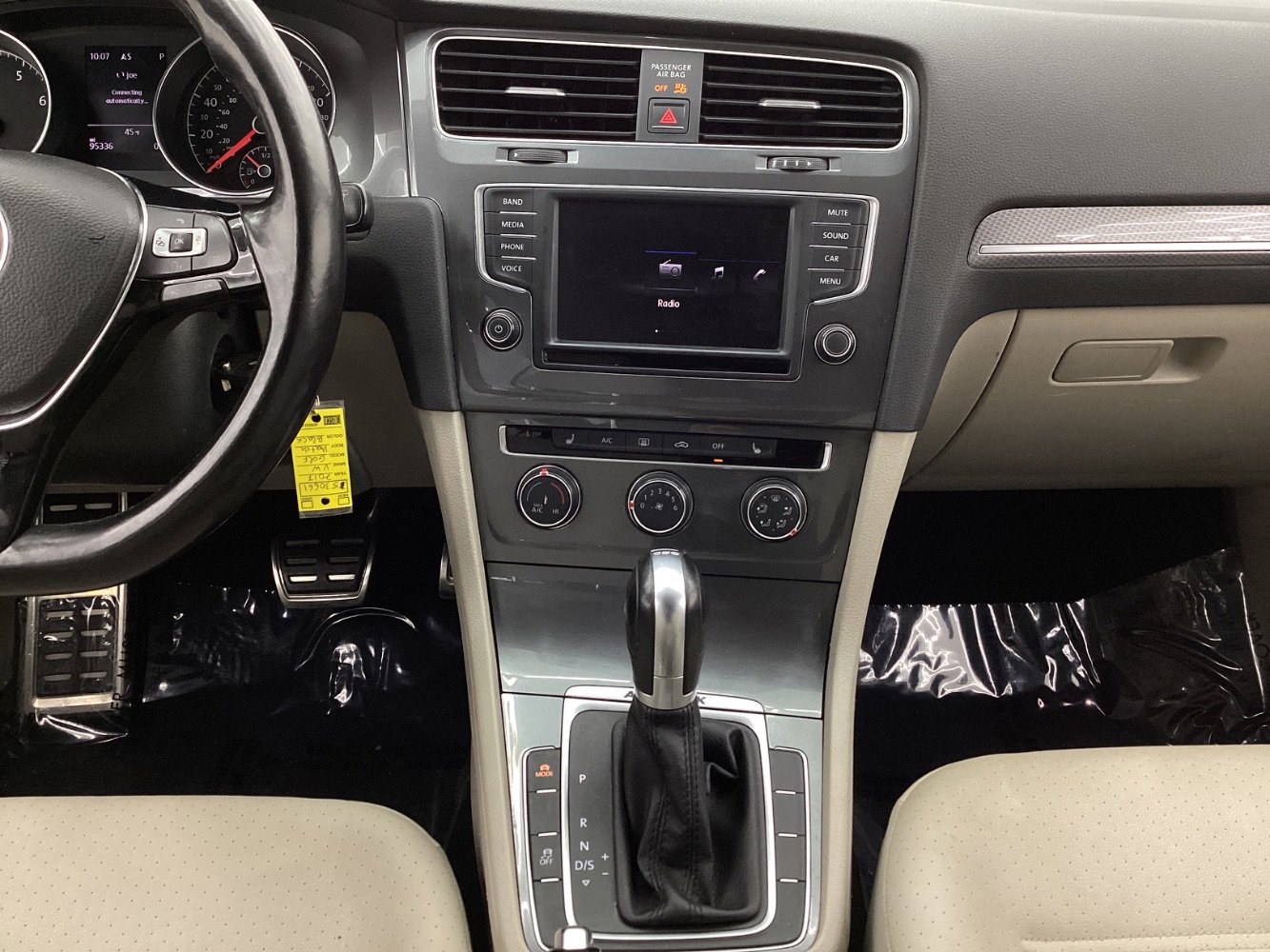 Used 2017 Volkswagen Golf Alltrack S image 29