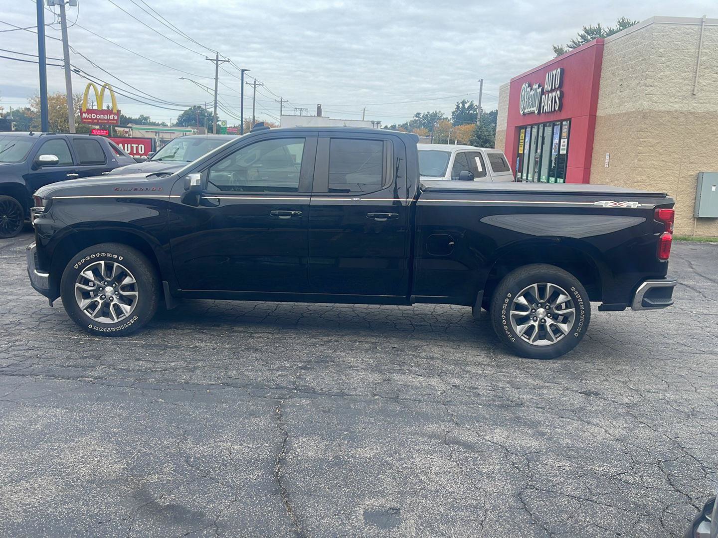 Used 2019 Chevrolet Silverado 1500 LT w/ All-Star Edition AWD/4WD image 4