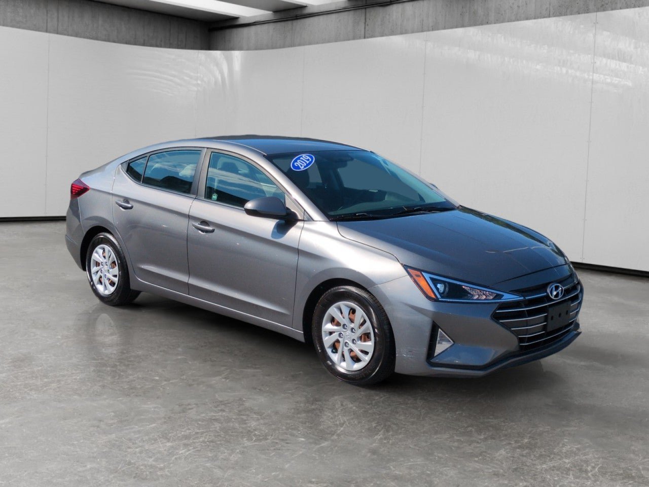 Used 2019 Hyundai Elantra SE FWD image 1