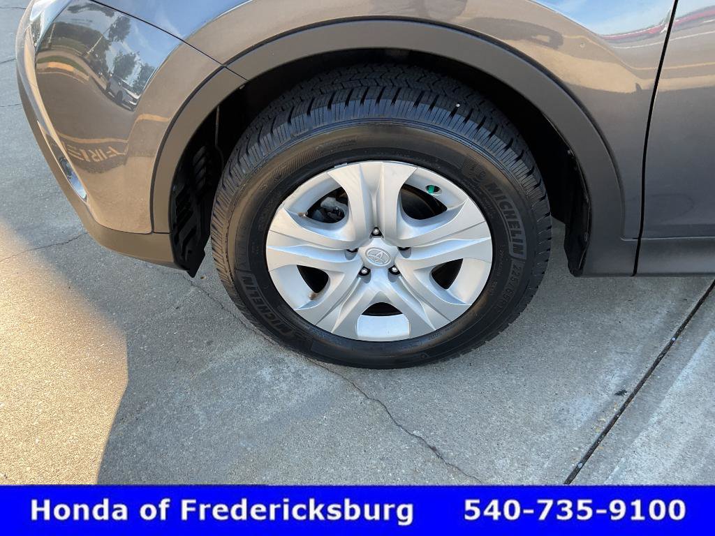 Used 2015 Toyota RAV4 LE AWD/4WD image 10