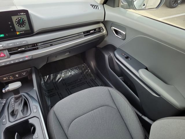 Used 2025 Kia K4 LXS image 14