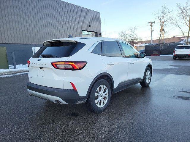 Used 2023 Ford Escape Active image 3