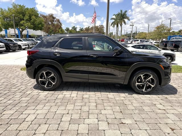 Used 2022 Chevrolet TrailBlazer RS w/ Sun and Liftgate Package FWD image 14