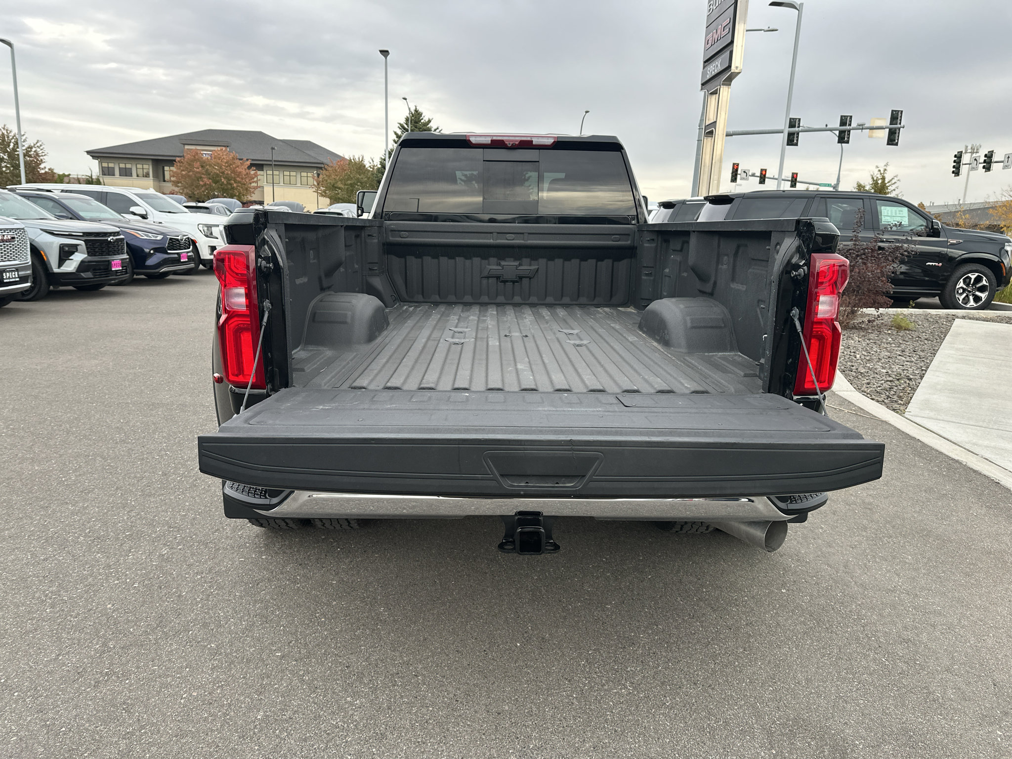 Used 2024 Chevrolet Silverado 3500 LTZ w/ LTZ Plus Package AWD/4WD image 27