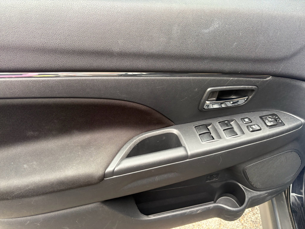 Used 2025 Mitsubishi Outlander Sport ES AWD/4WD image 14