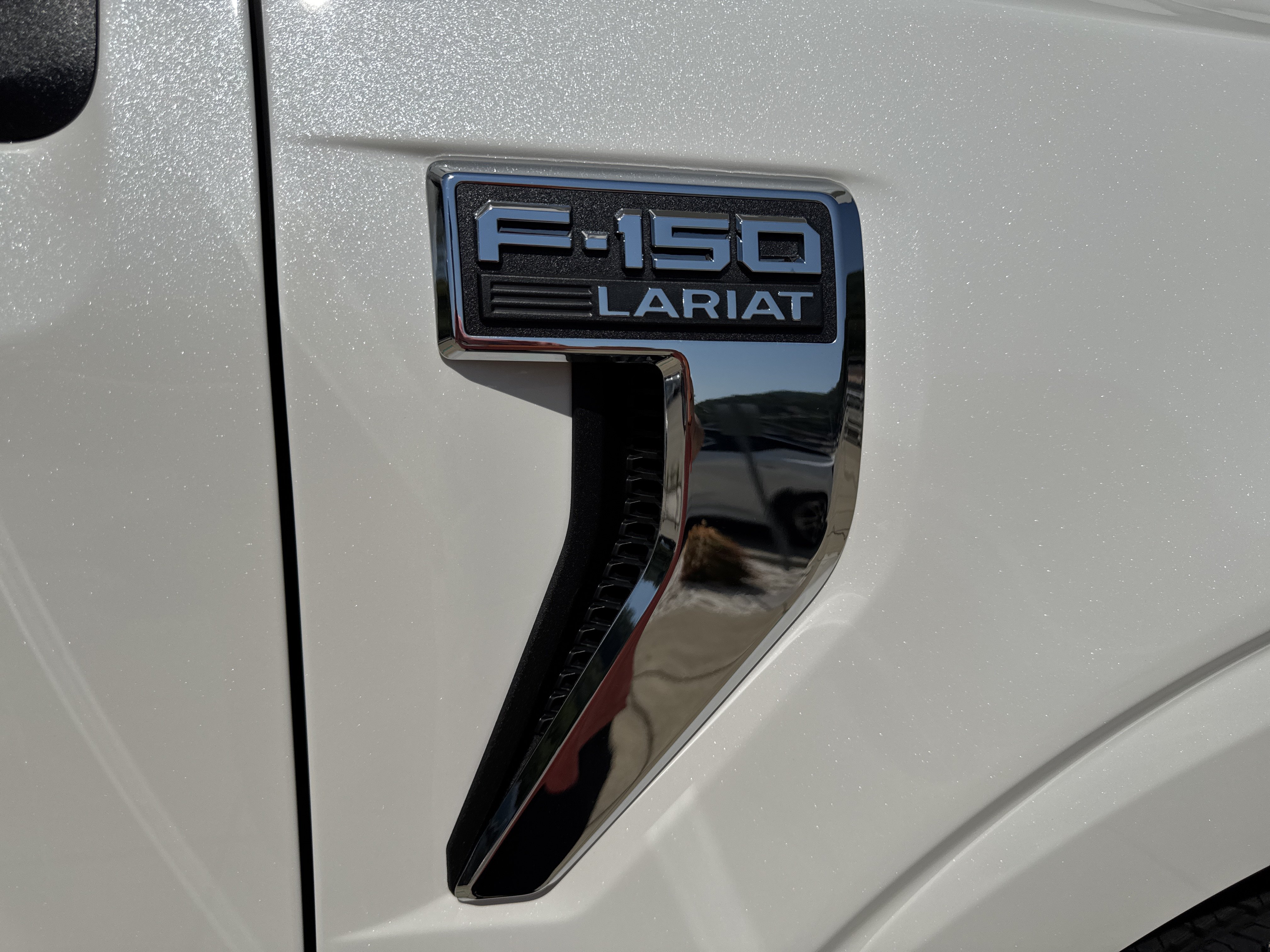 Used 2025 Ford F150 Lariat w/ Equipment Group 501A Mid AWD/4WD image 8