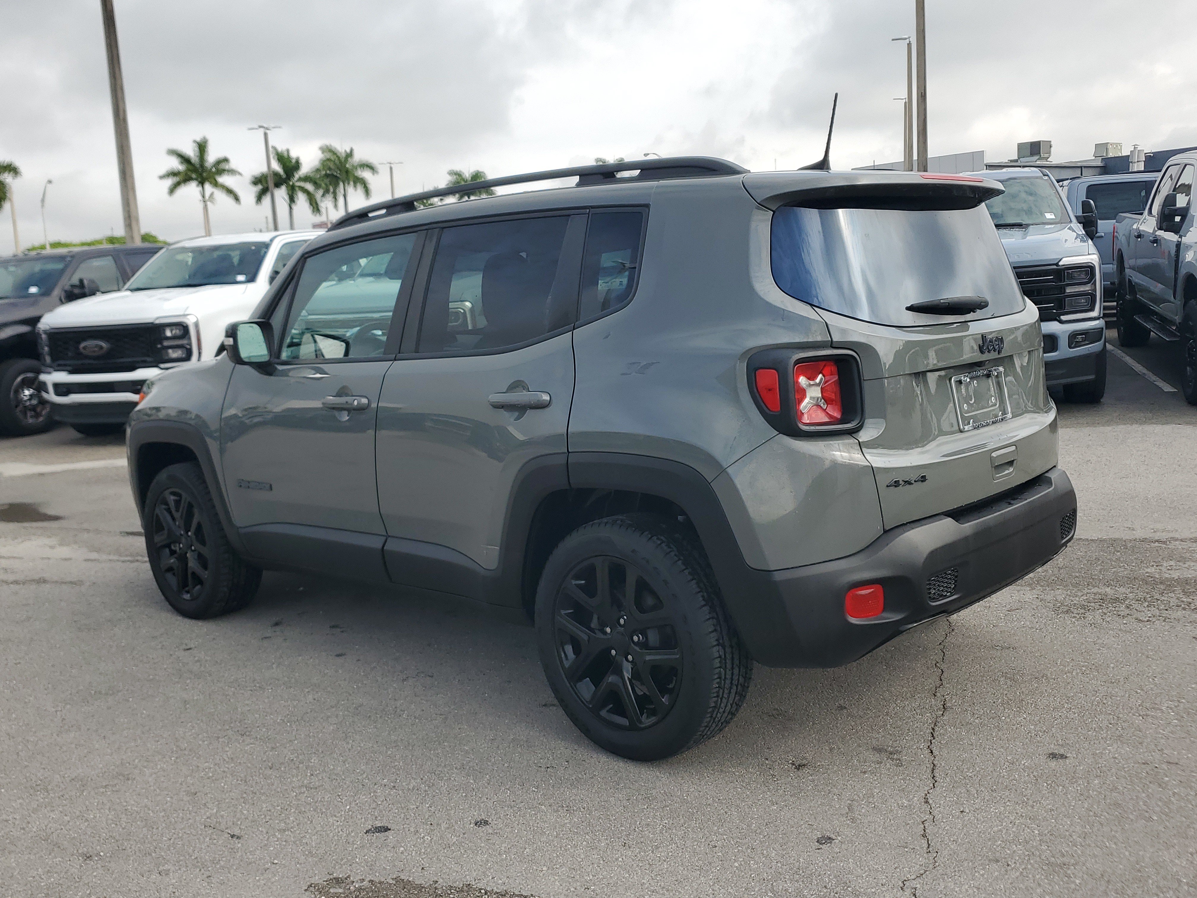 Used 2022 Jeep Renegade Altitude w/ Convenience Group AWD/4WD image 7