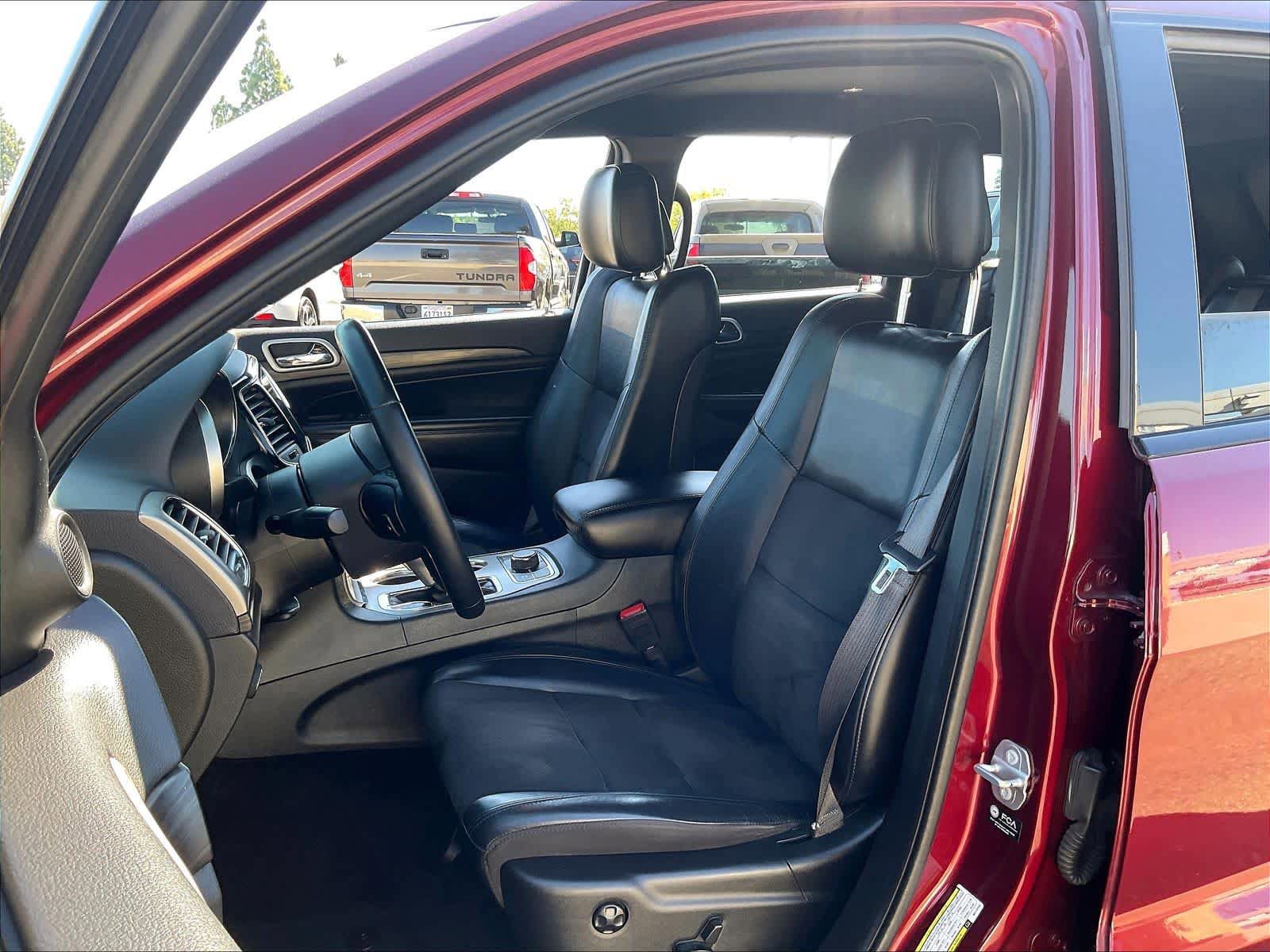 Used 2022 Jeep Grand Cherokee Laredo X image 24