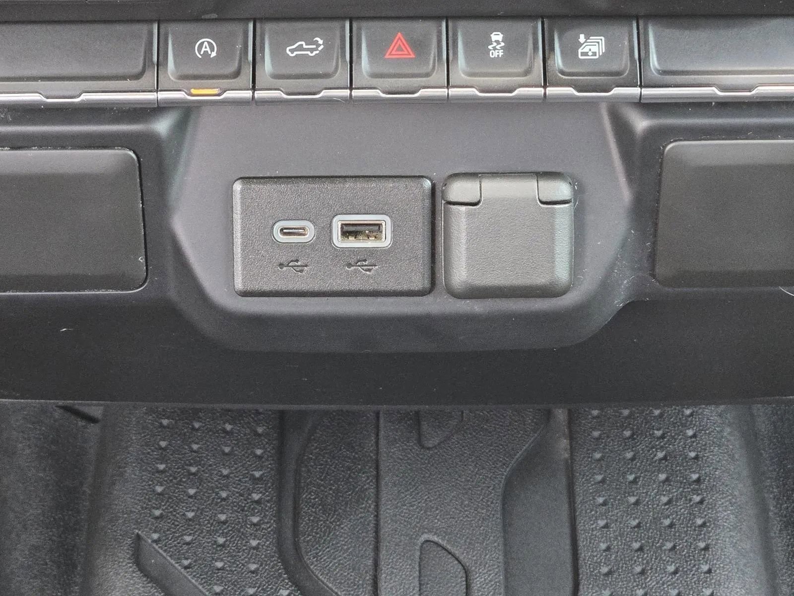 Used 2021 Chevrolet Silverado 1500 RST w/ Bed Protection Package image 16