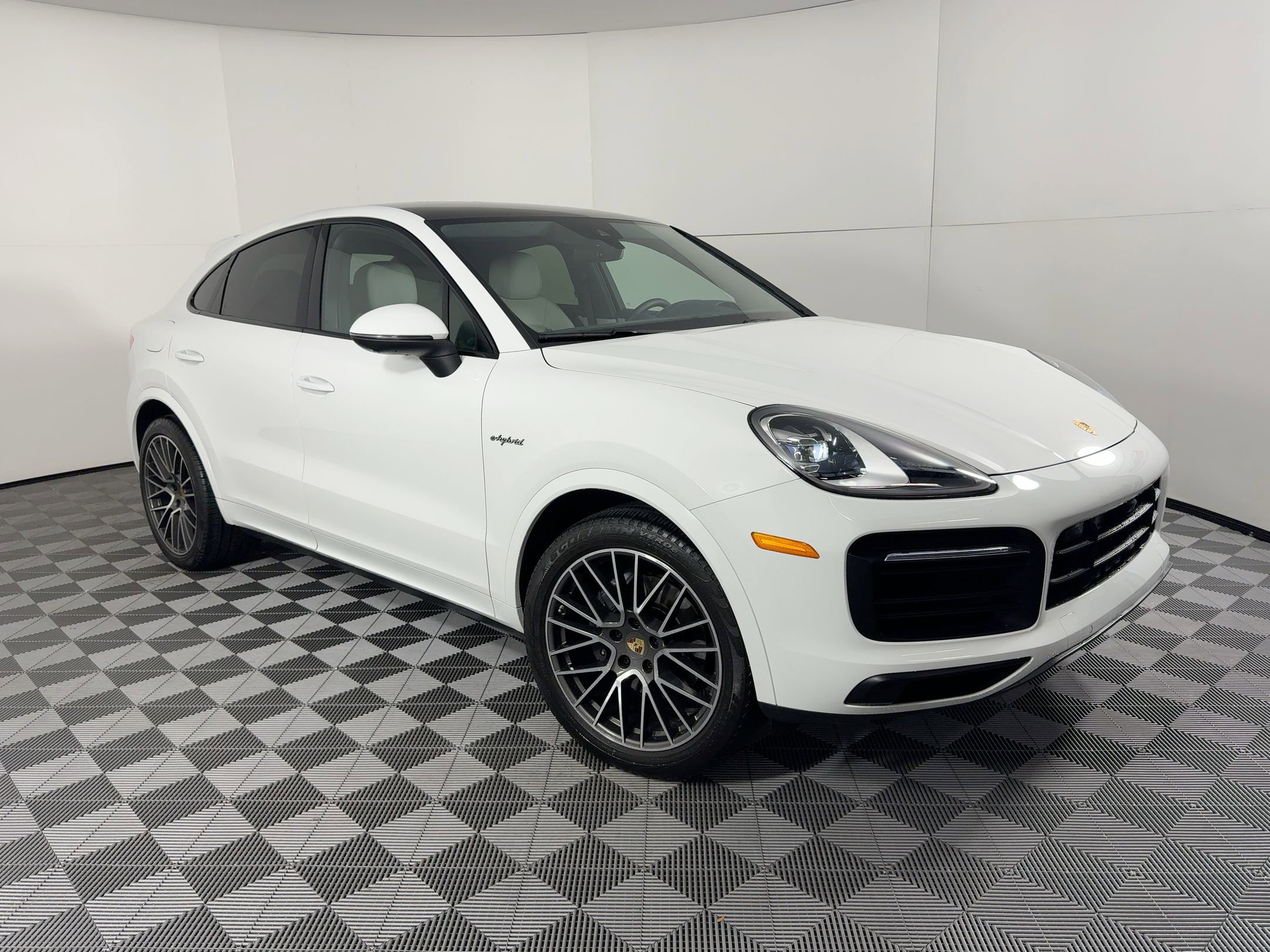 Certified 2023 Porsche Cayenne Coupe w/ Premium Package image 7