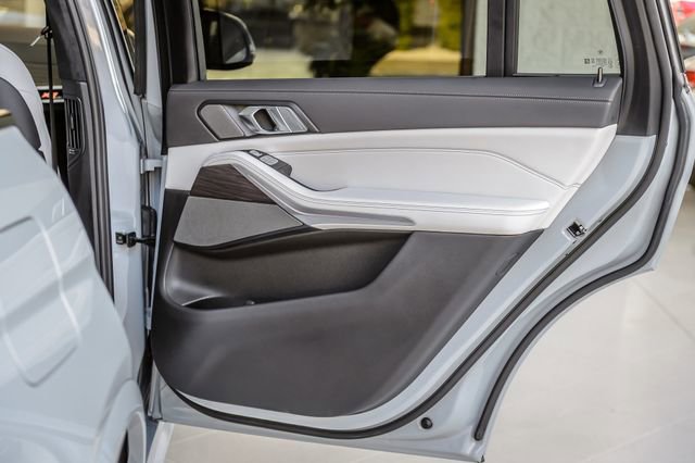 Used 2023 BMW X7 xDrive40i w/ M Sport Package image 64