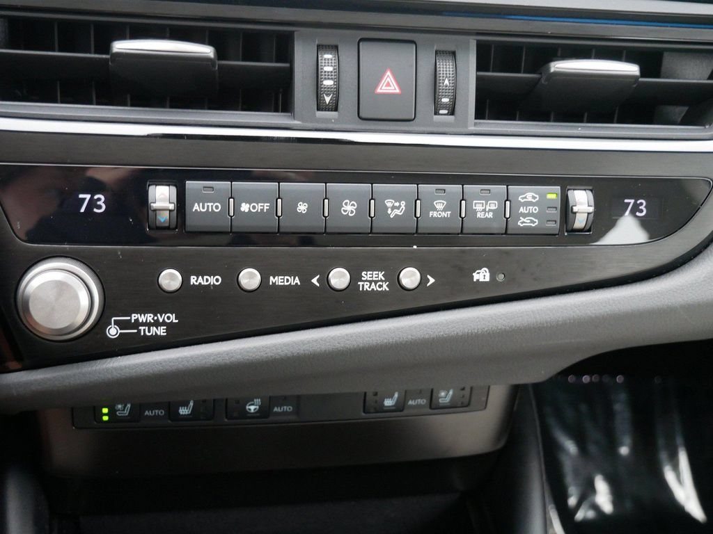 Certified 2024 Lexus ES 300h w/ Premium Package FWD image 22