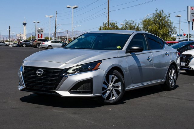 Certified 2025 Nissan Altima 2.5 S image 1