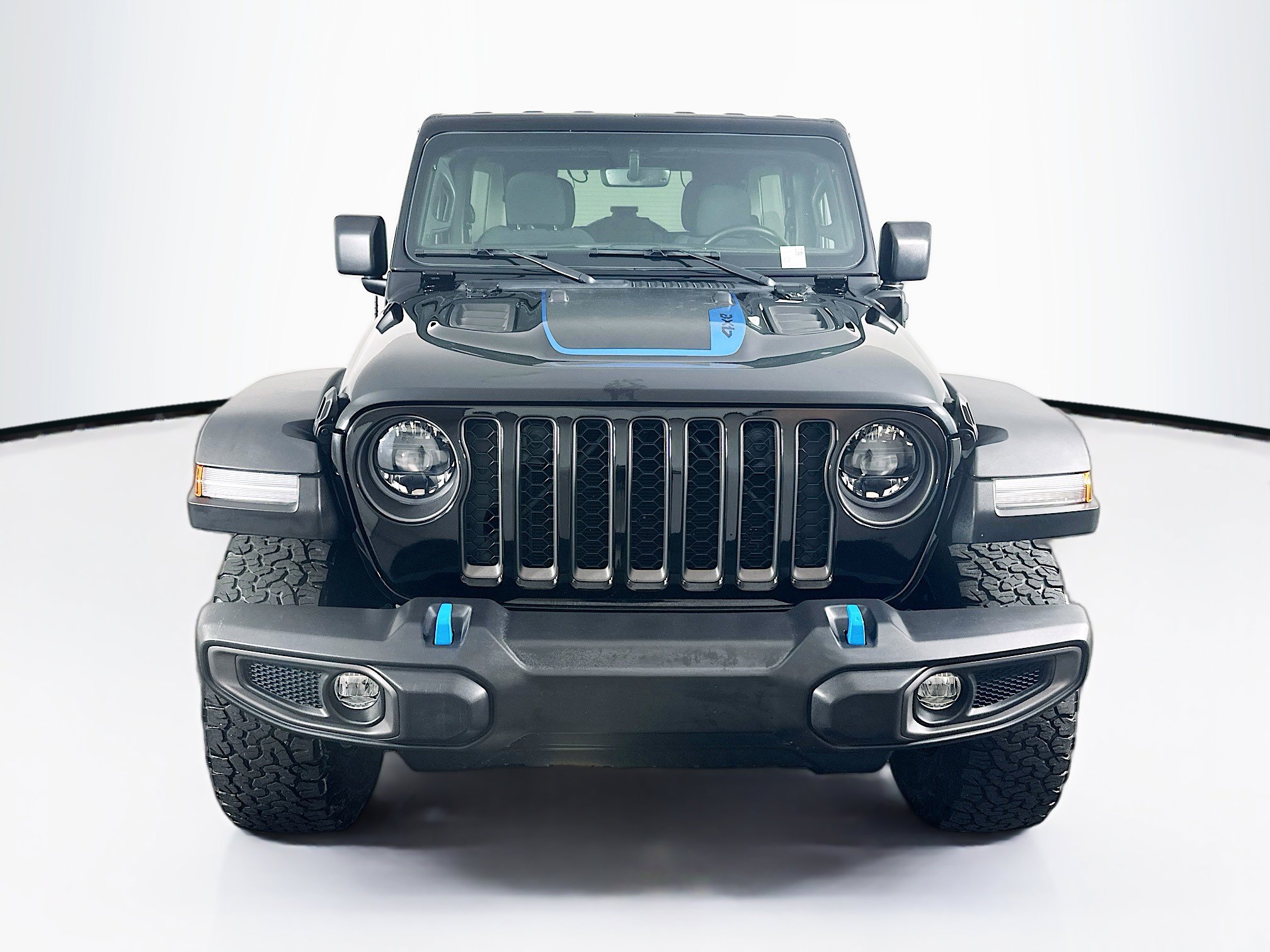 Used 2023 Jeep Wrangler Unlimited Rubicon 4xe w/ Cold Weather Group AWD/4WD image 2