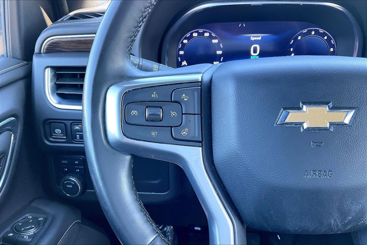 Used 2024 Chevrolet Tahoe Premier AWD/4WD image 11