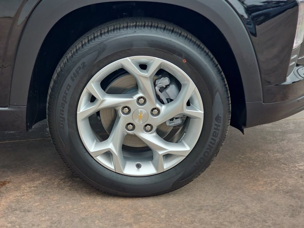 New 2026 Chevrolet Trax LS w/ LS Convenience Package FWD image 38