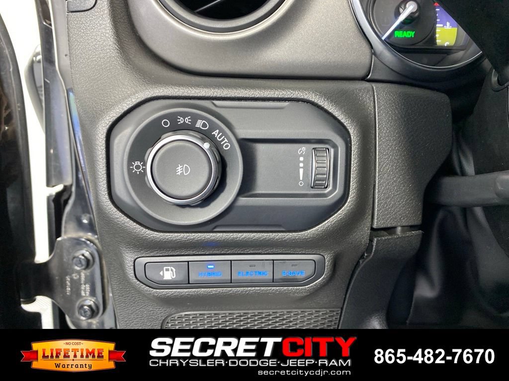 Used 2023 Jeep Wrangler Unlimited w/ Sun & Screen Package AWD/4WD image 13