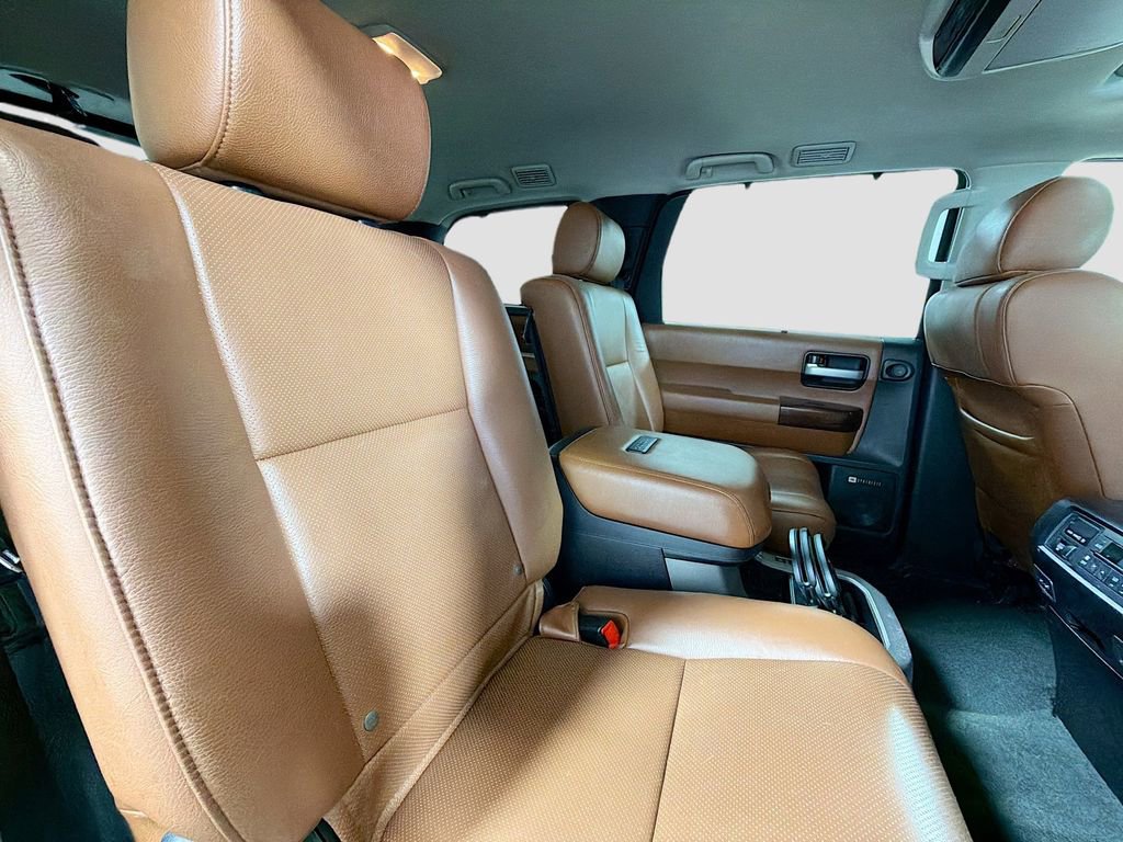 Used 2016 Toyota Sequoia Platinum image 30