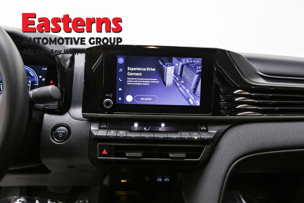 Used 2025 Toyota Camry LE image 12