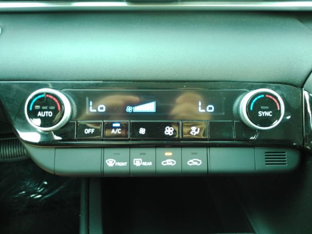 Used 2026 Hyundai Elantra Hybrid FWD image 41