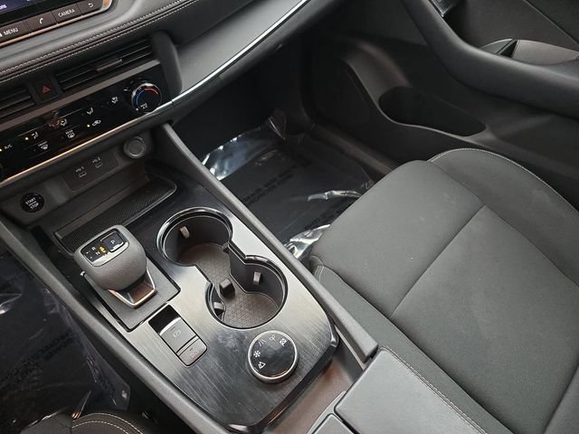Used 2025 Nissan Rogue S AWD/4WD image 25