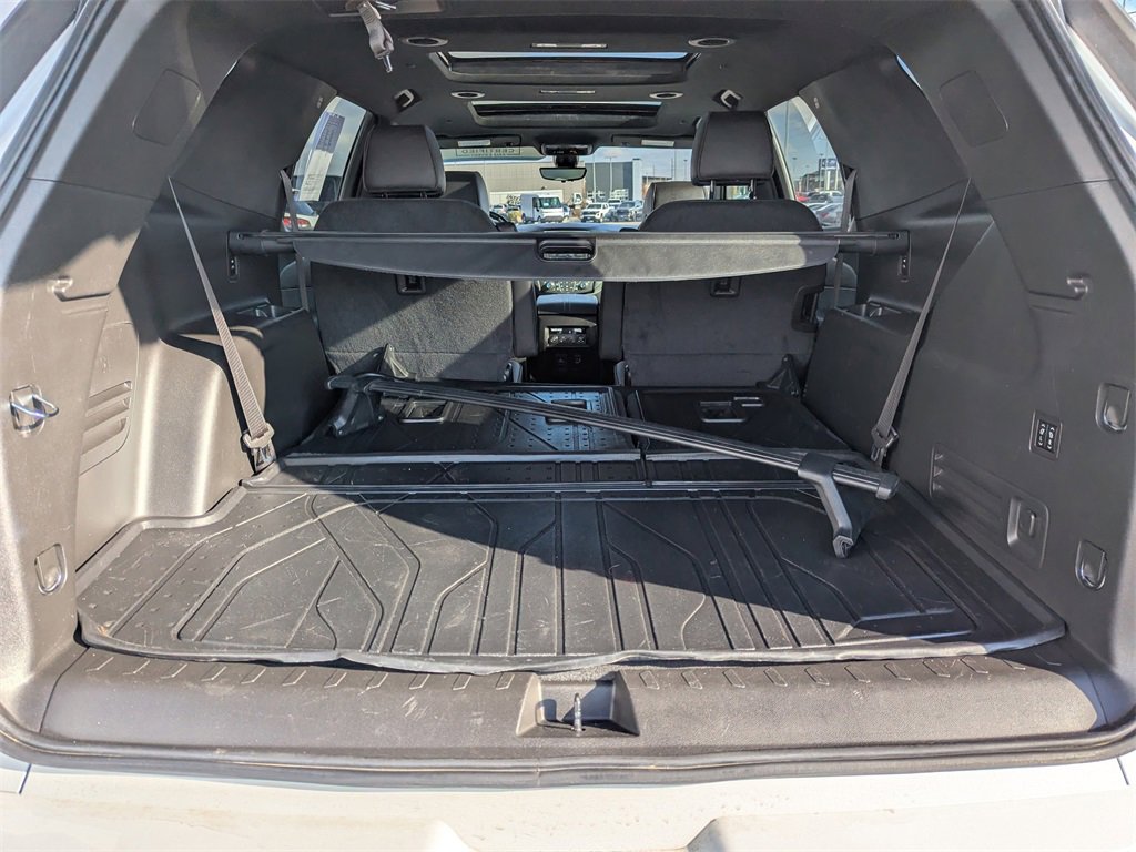 Used 2023 Chevrolet Traverse High Country w/ LPO, 'HIT The Road' Package image 36