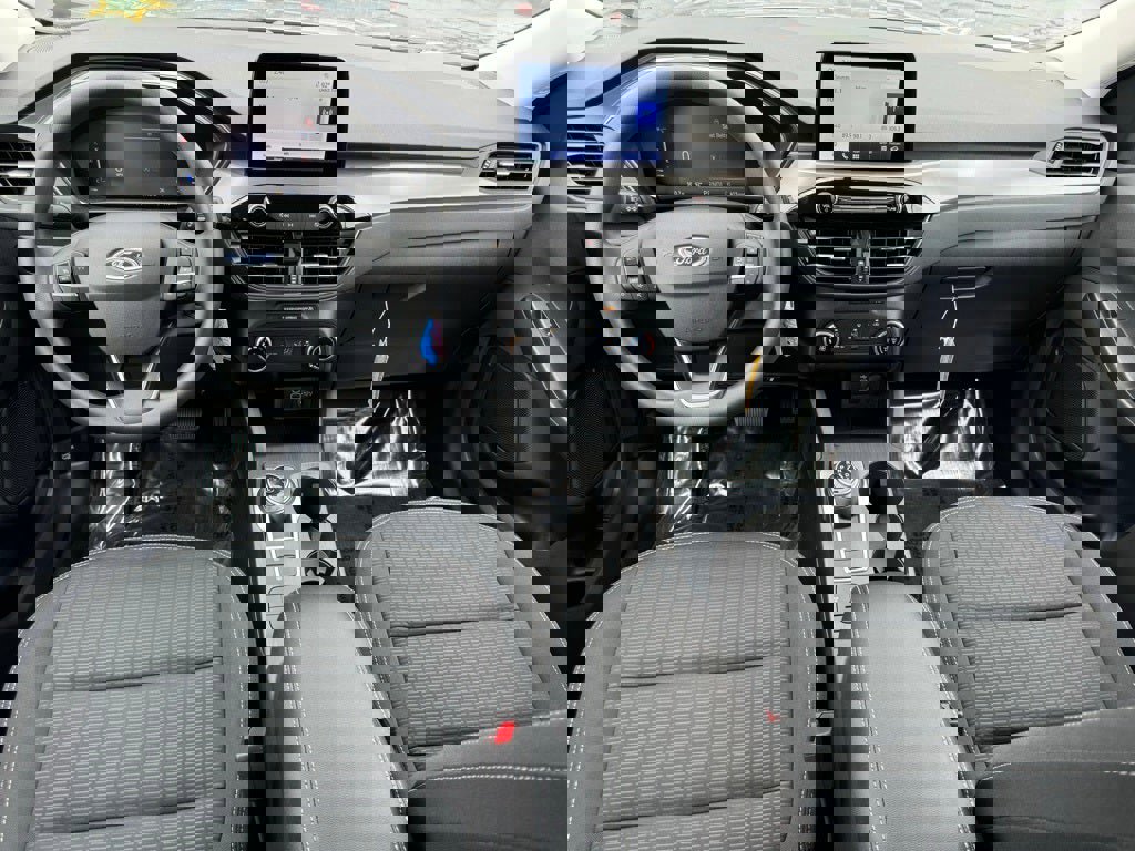 New 2024 Ford Escape FWD image 3