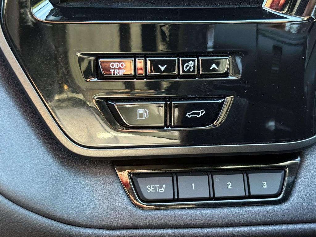 Used 2025 Lexus TX 500h AWD image 23
