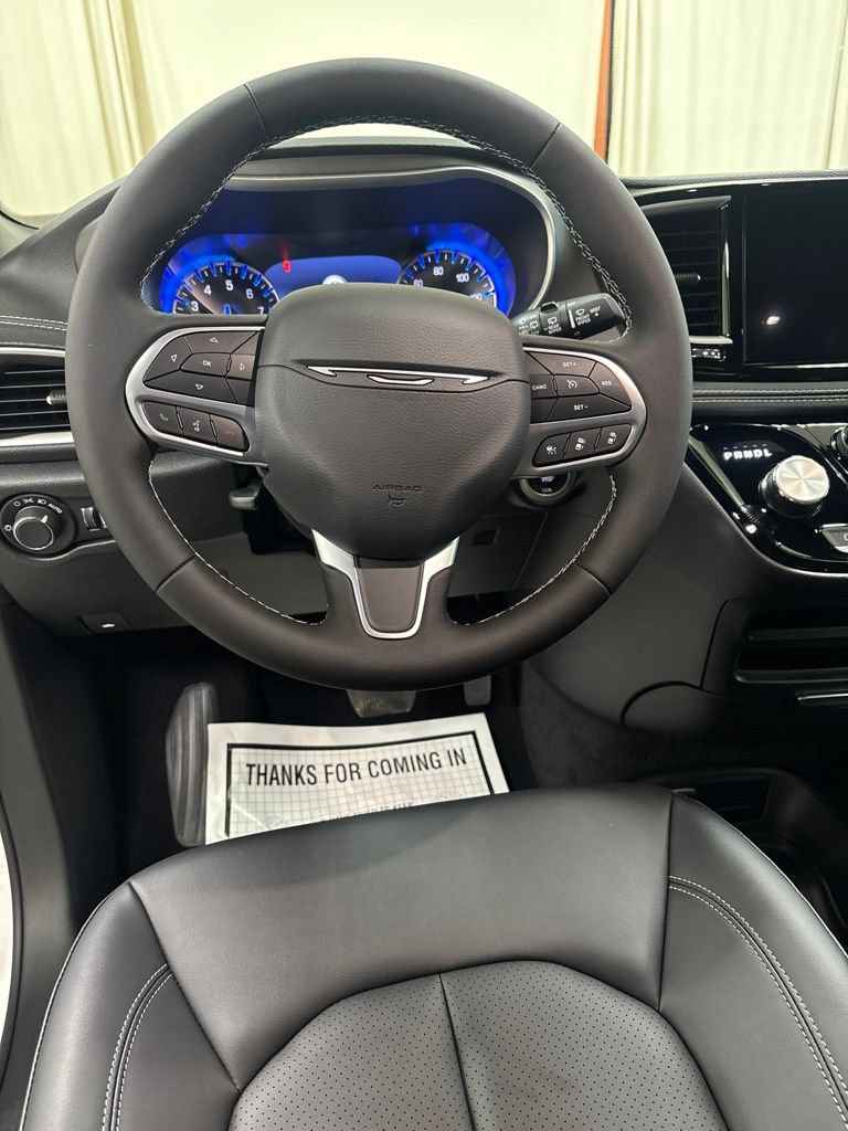 New 2027 Chrysler Pacifica Select w/ Family Tech Group FWD image 13