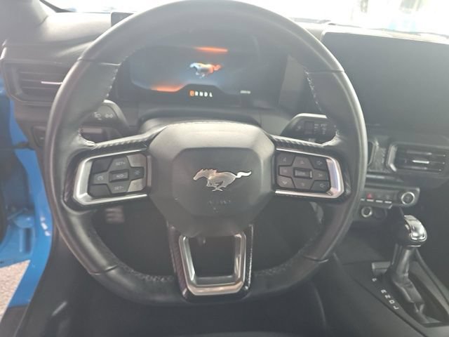Used 2025 Ford Mustang Coupe RWD image 13