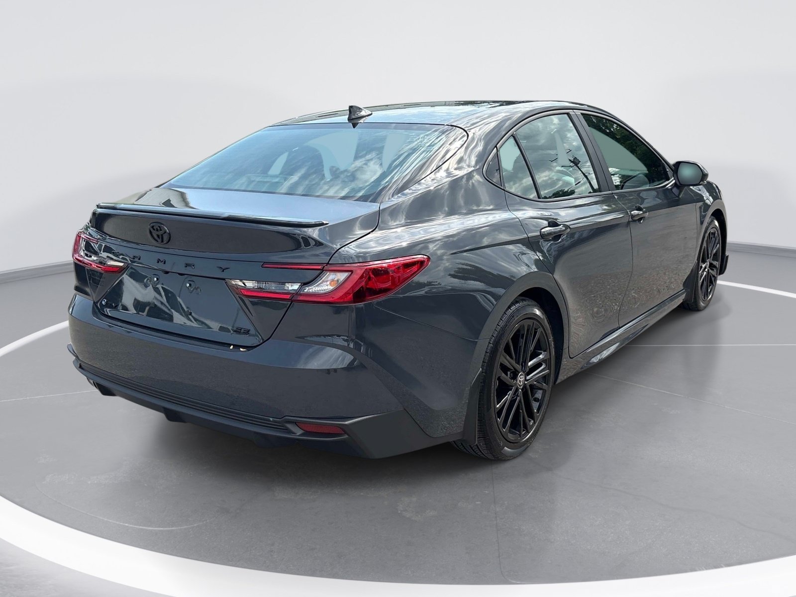 Used 2026 Toyota Camry SE FWD image 8