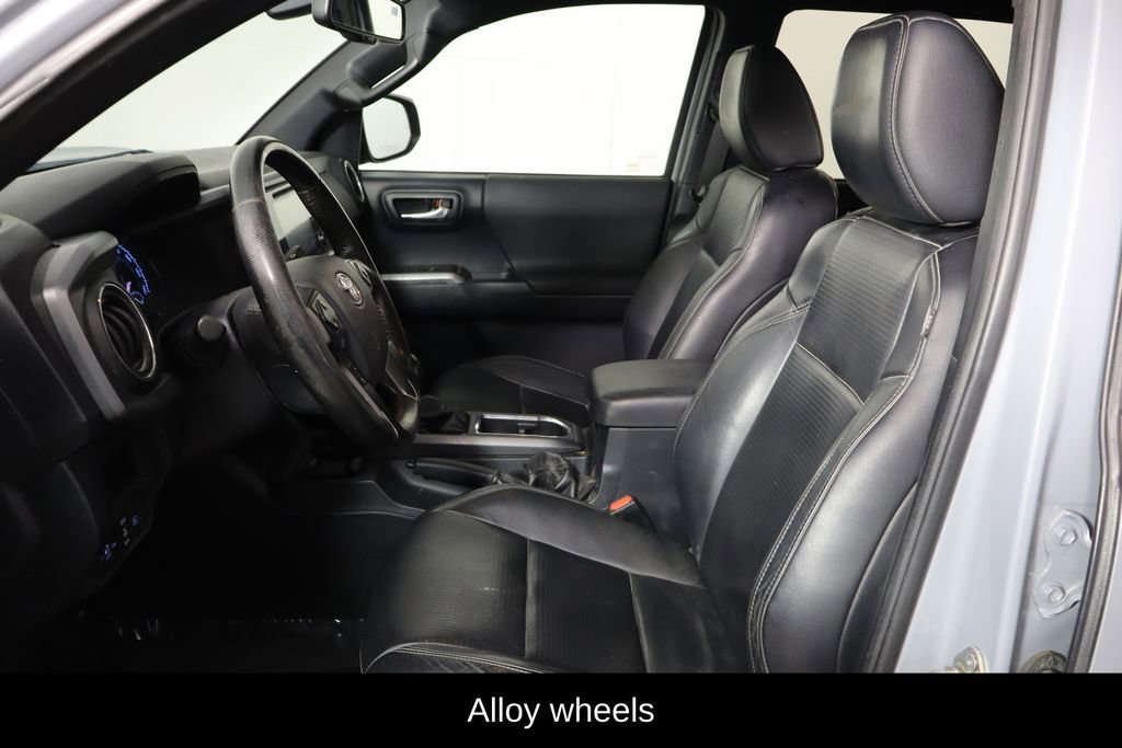Used 2018 Toyota Tacoma TRD Off-Road AWD/4WD image 16
