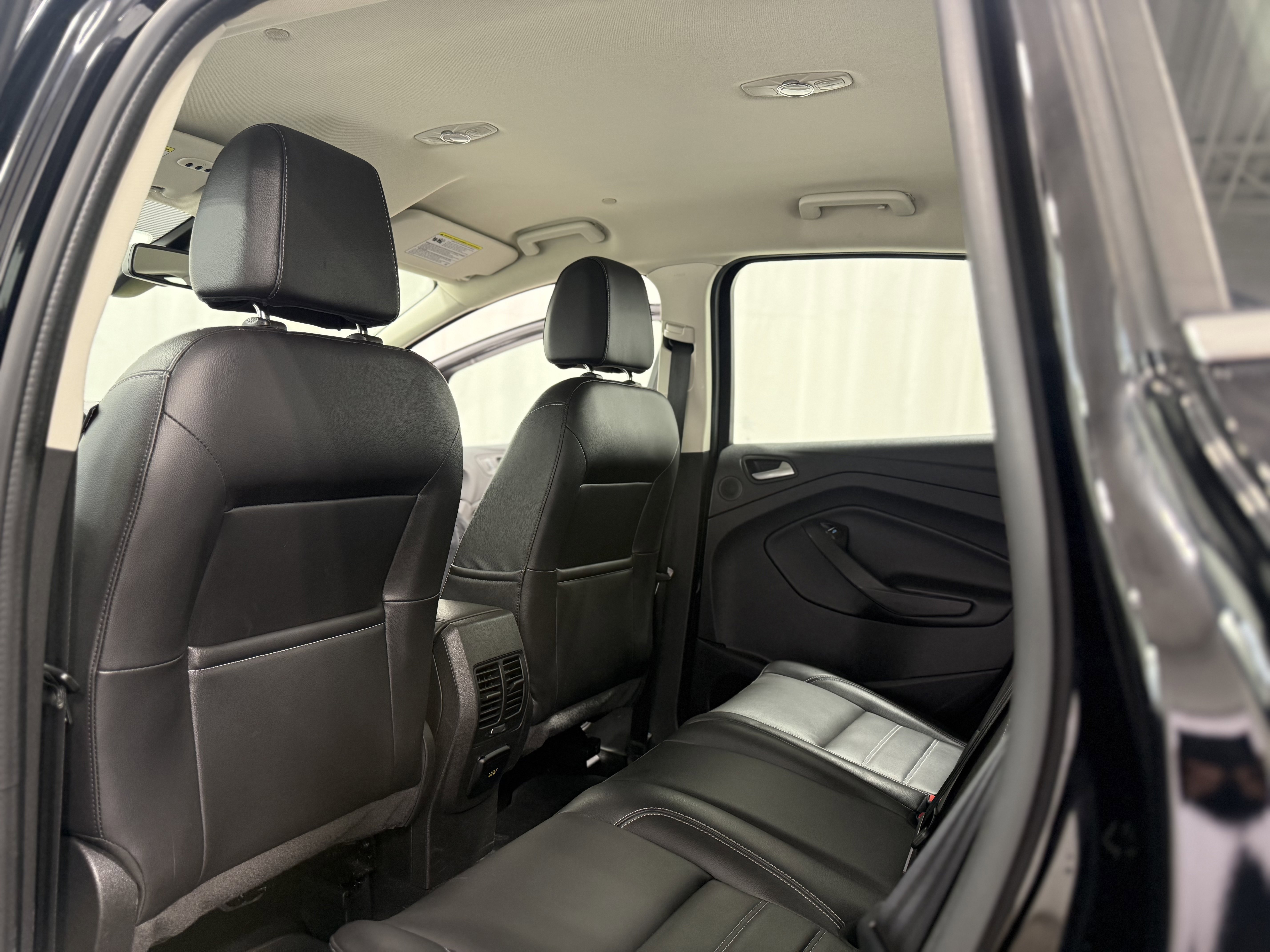 Used 2017 Ford C-MAX Energi Titanium image 26