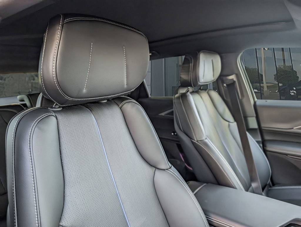 New 2026 Cadillac Lyriq Sport AWD/4WD image 19