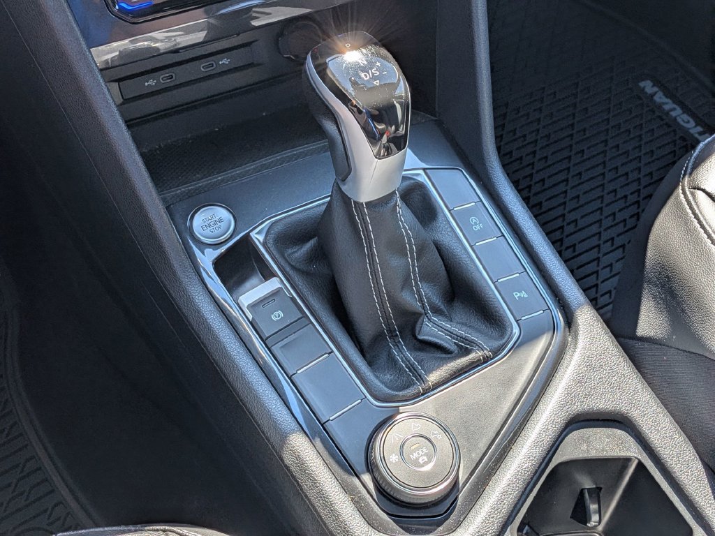 Used 2024 Volkswagen Tiguan SE R-Line AWD/4WD image 21