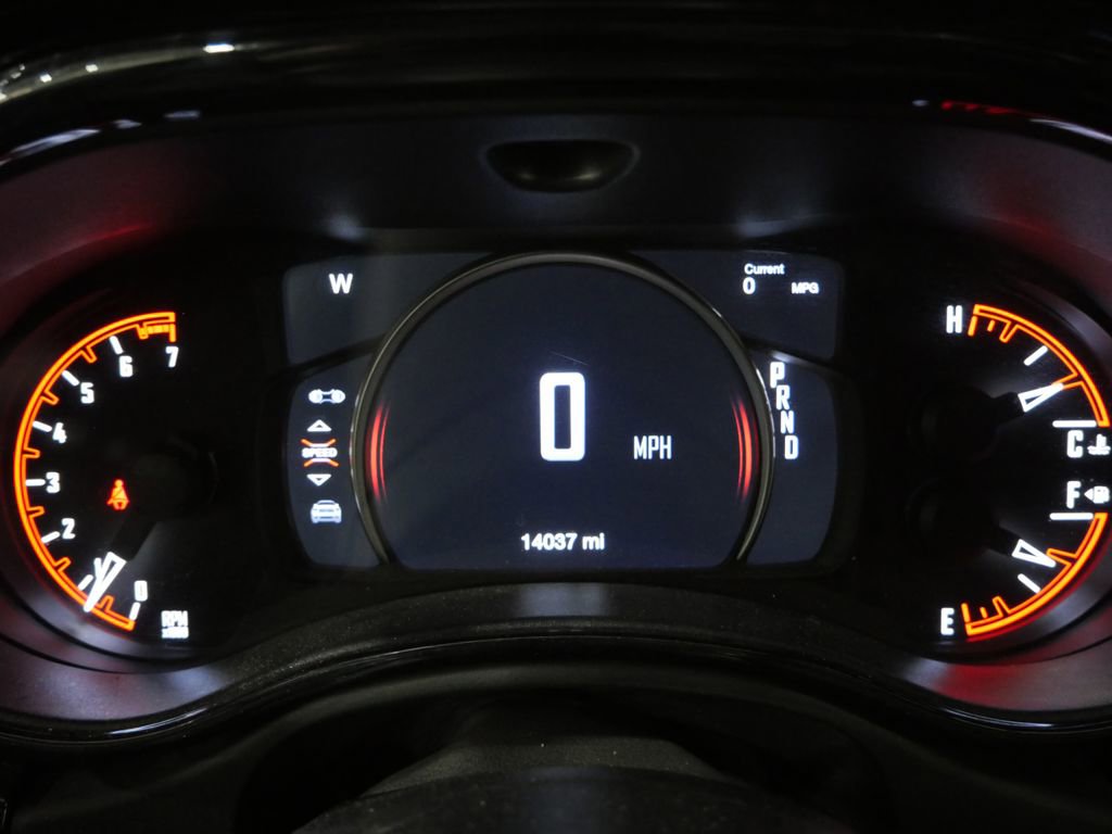 Used 2023 Dodge Durango SXT w/ SXT Blacktop Group AWD/4WD image 16