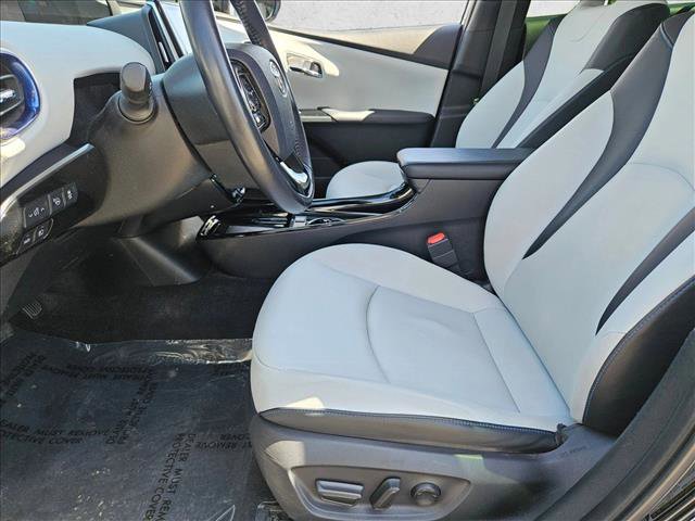 Used 2022 Toyota Prius Limited FWD image 16